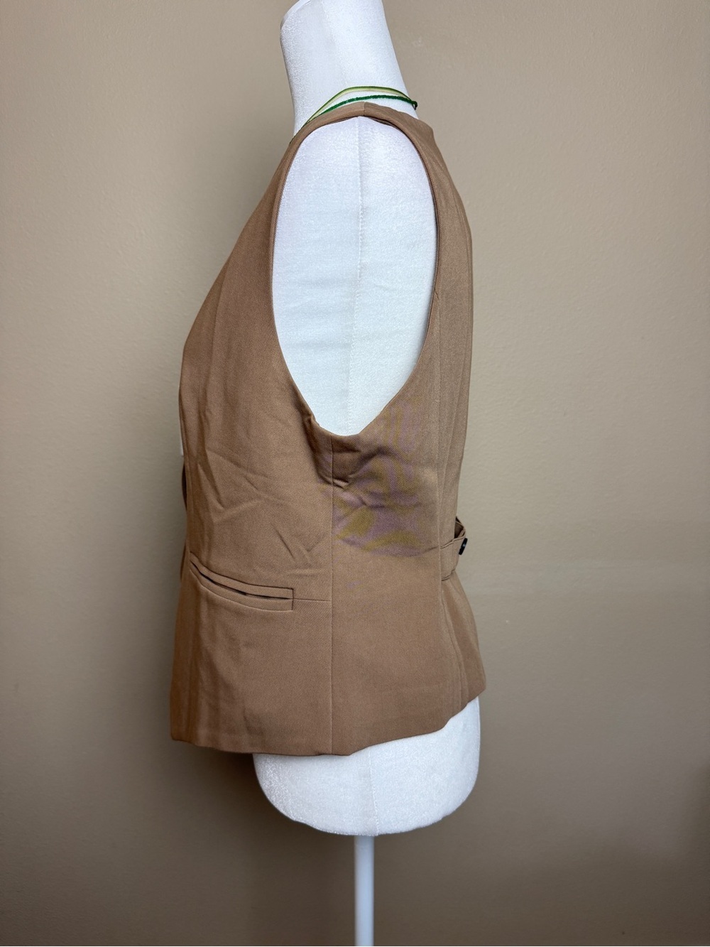 Pocketed Button Up Vest Size Medium - Picture 5 of 8